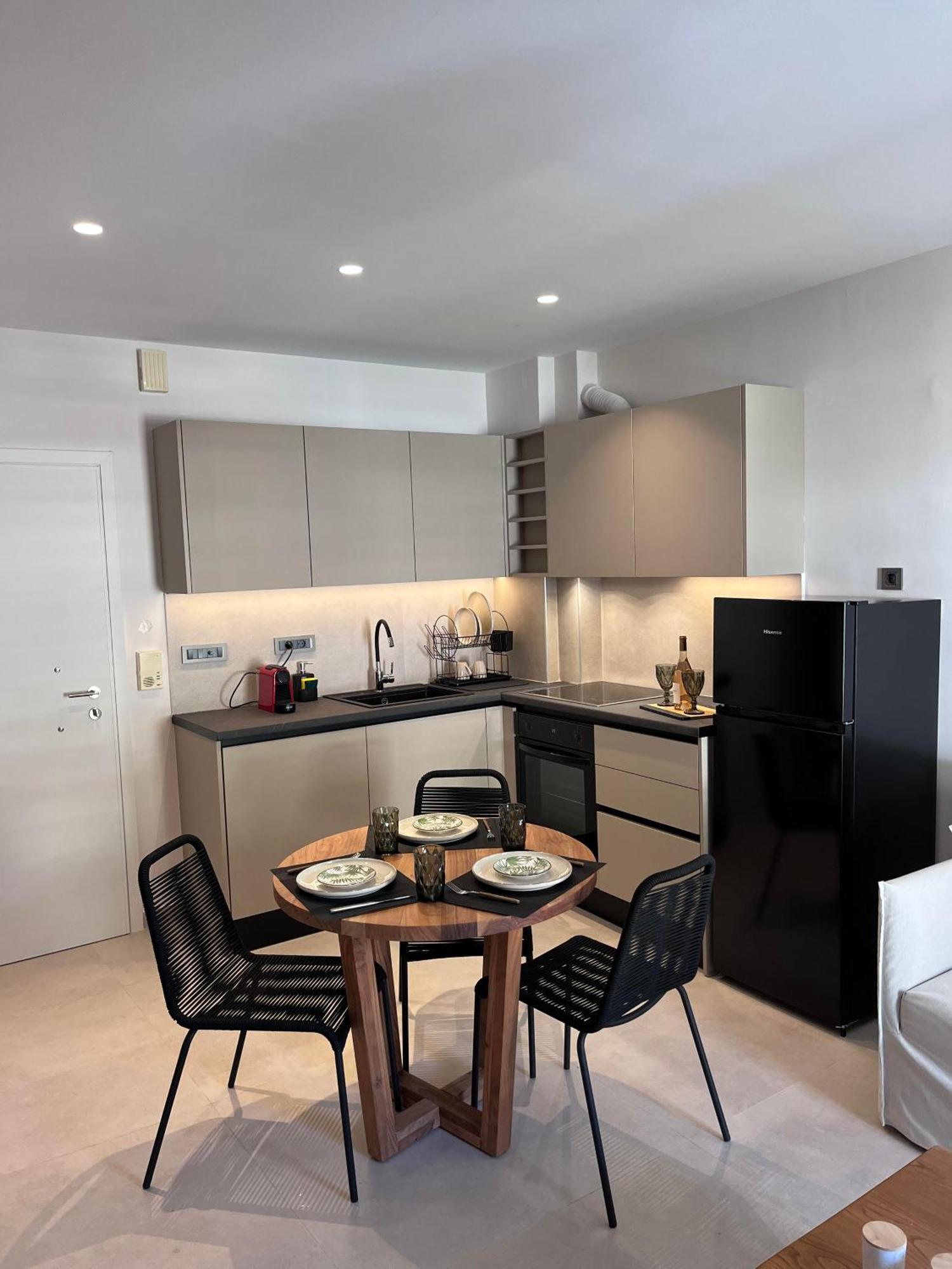 Adam's Luxury Apartment *